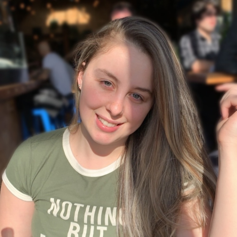 Meet your Posher, Alyssa